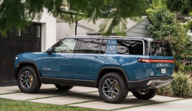 Sähköautovalmistaja Rivian panostaa seuraavaksi tekoälyyn ja autonomiaan