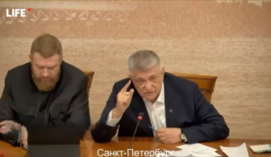 Vladimir Putinia ryöpytettiin päin kasvoja kokouksessa