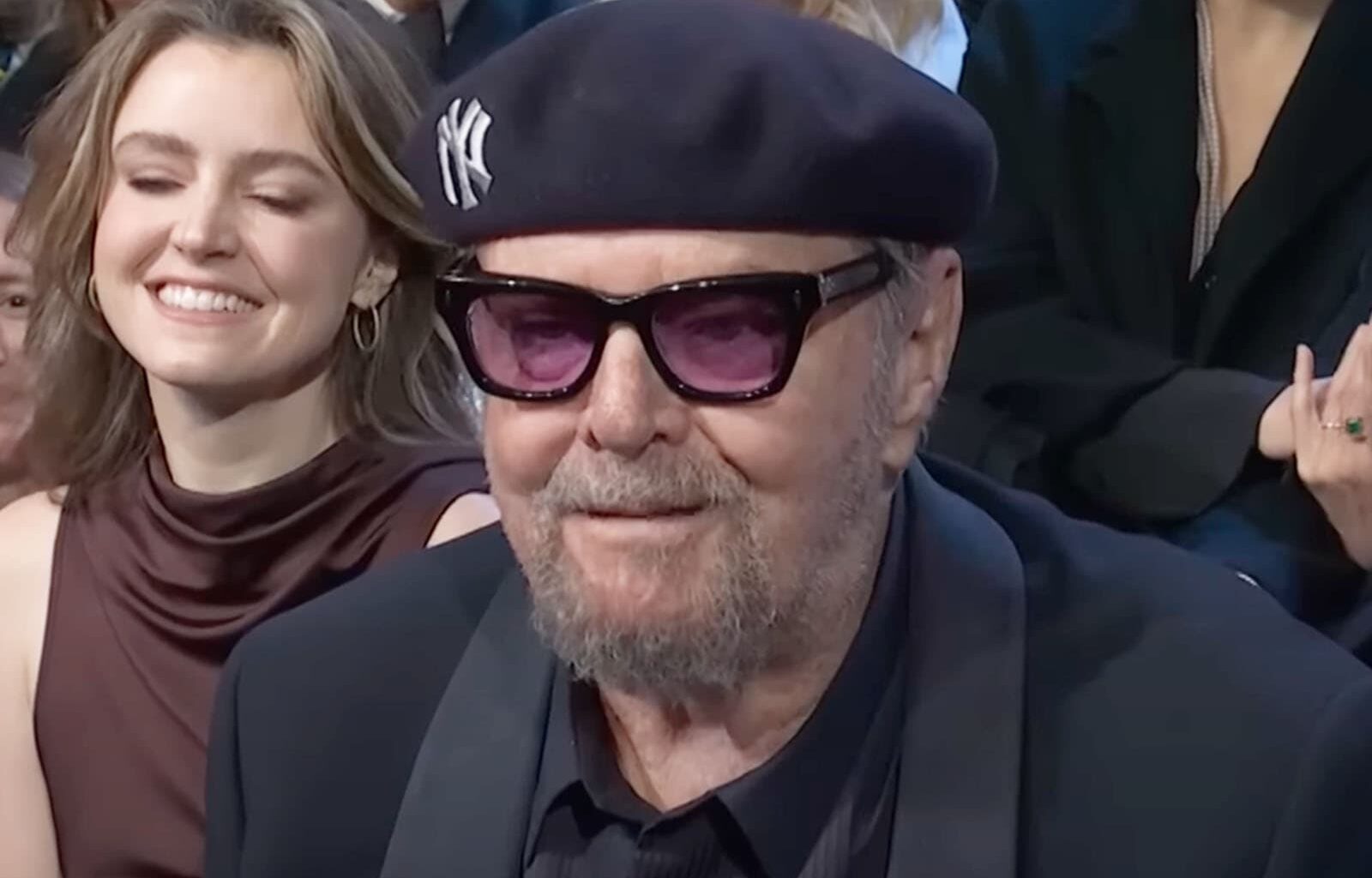 88-vuotias Jack Nicholson piipahti yllättäen kansan pariin - Katso video täältä