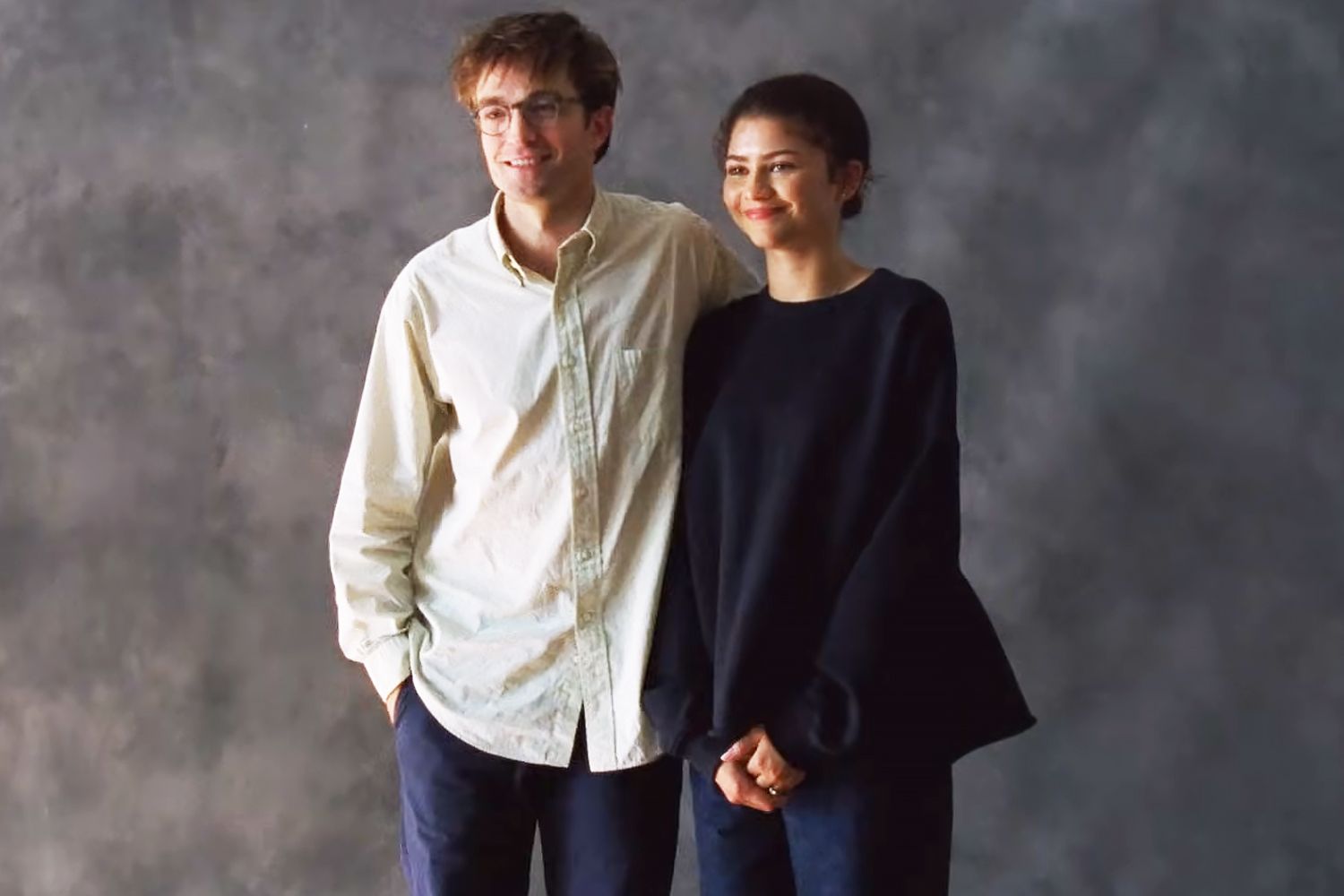 Zendaya ja Robert Pattinson menivät kihloihin – ilmoitus julkaistiin Boston Globe -lehdessä