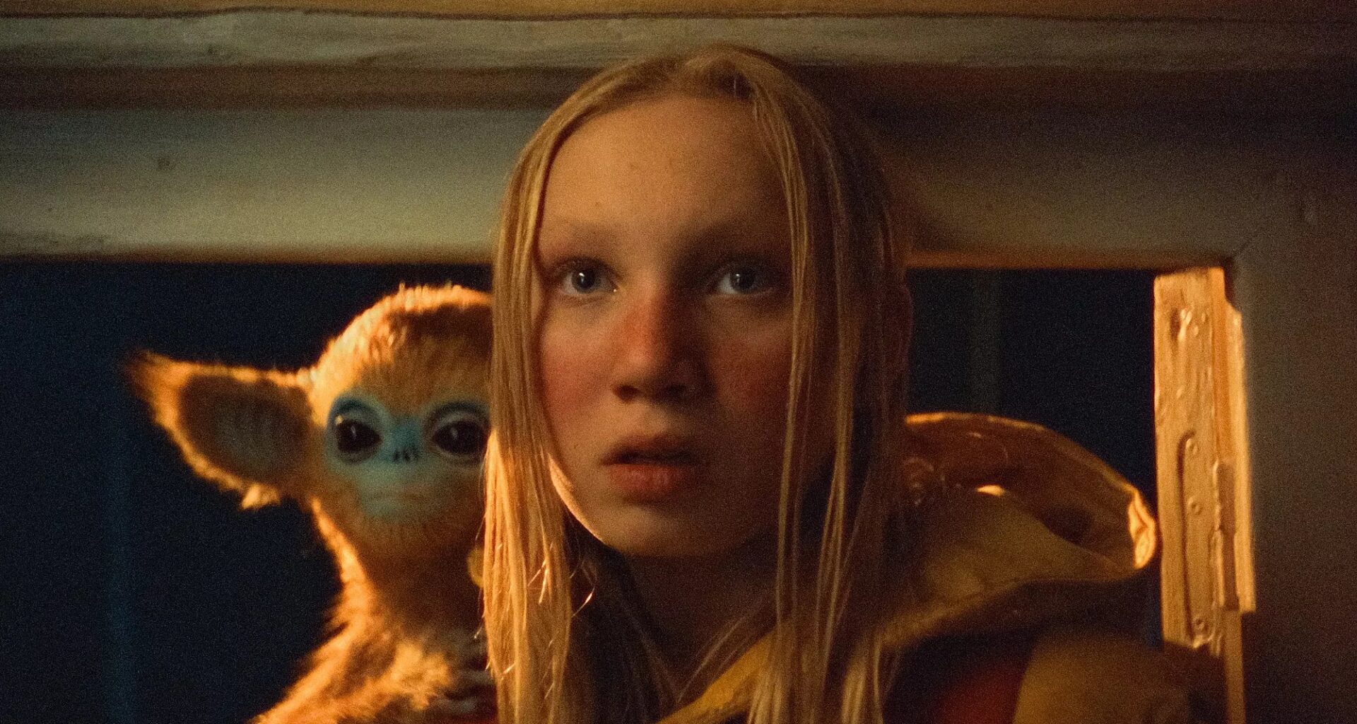 Tyttö ja suloinen metsäotus - kolmen tähden A24-fantasiaseikkailu hurmaa nyt suoratoistossa