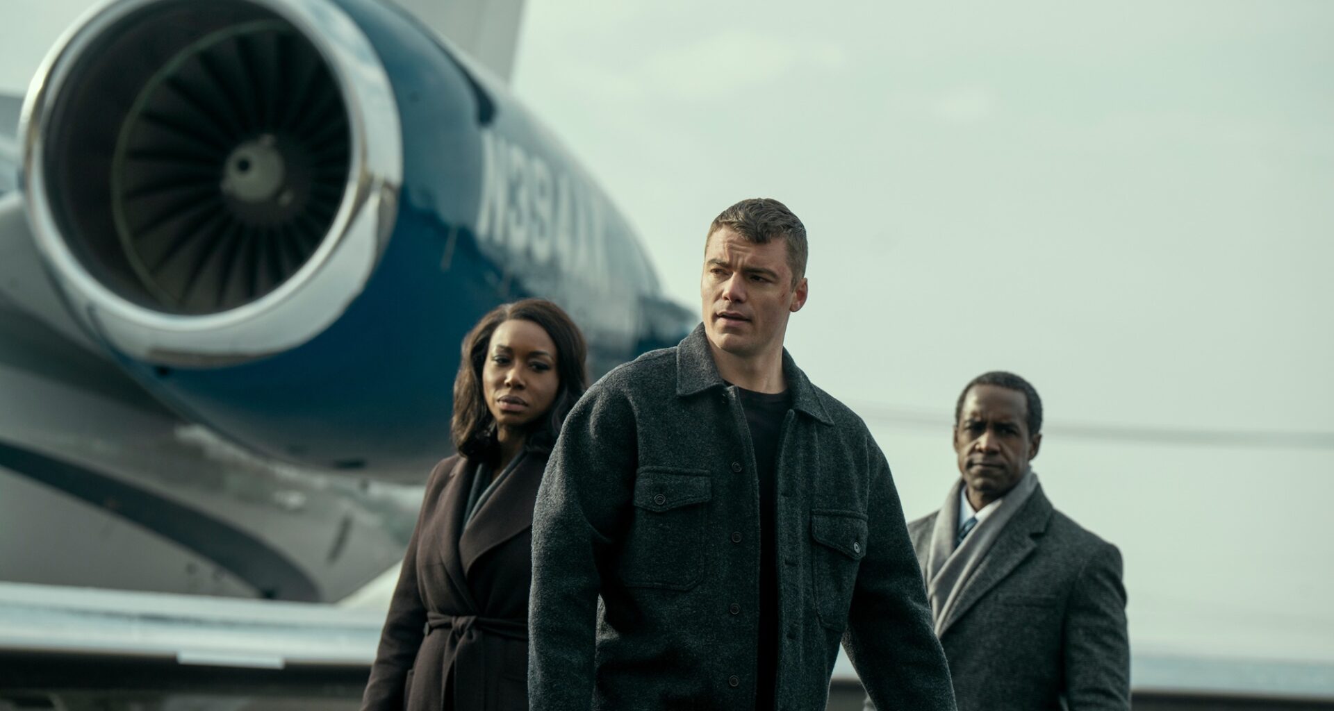 Netflixin ennätyksiä rikkonut agenttisarja jatkuu keväällä - teasertraileri tarjoaa heti jännityksen hetkiä