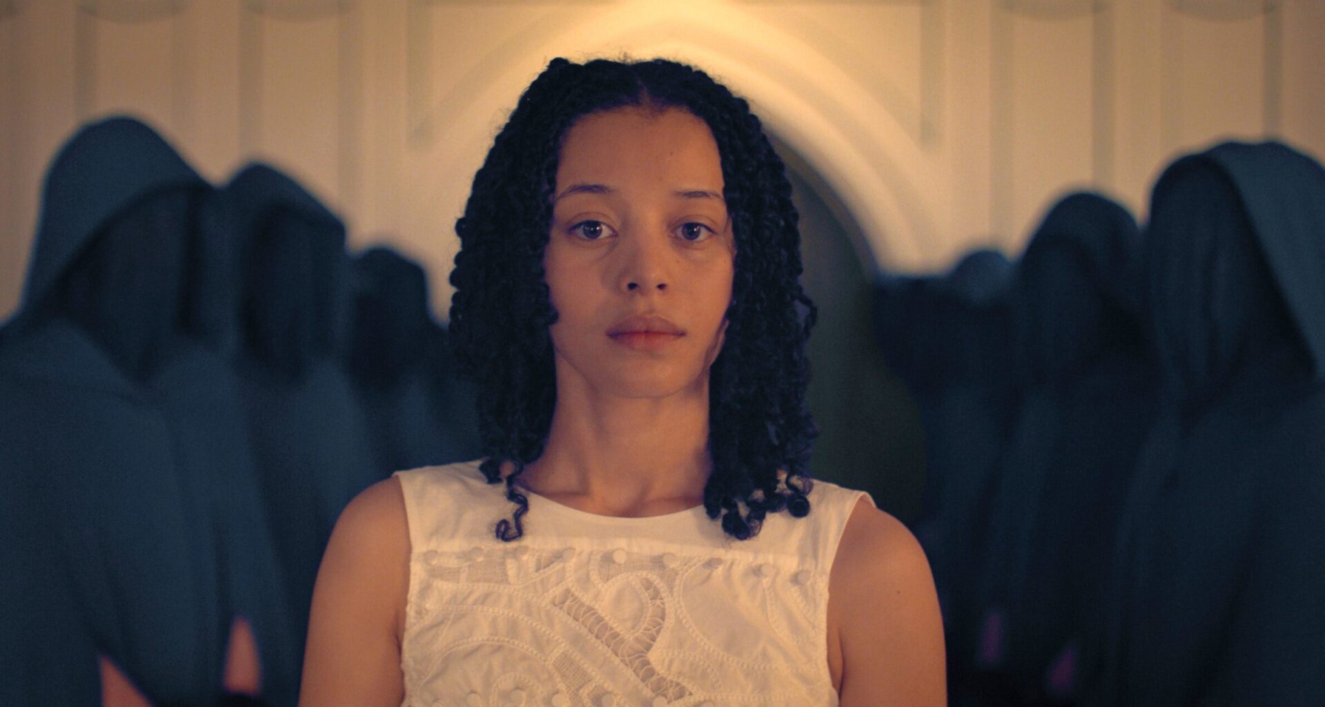 The Handmaid's Talen spin-off The Testaments käynnistyy keväällä - ensimmäiset kuvat lupailevat synkkiä hetkiä