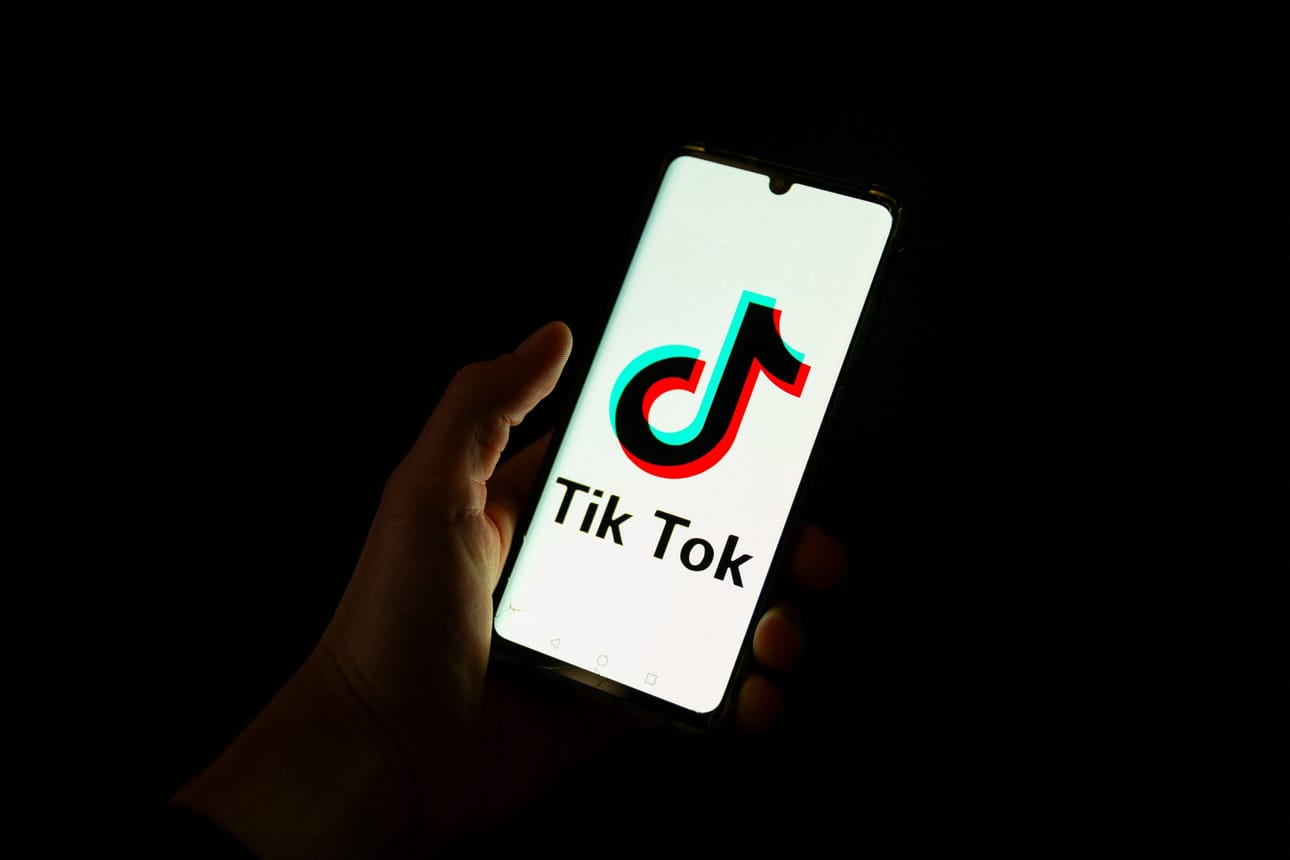 Poliisin mukaan nuoren kuolemaan epäillään liittyvän Tiktok-haasteen kuvaamisen.