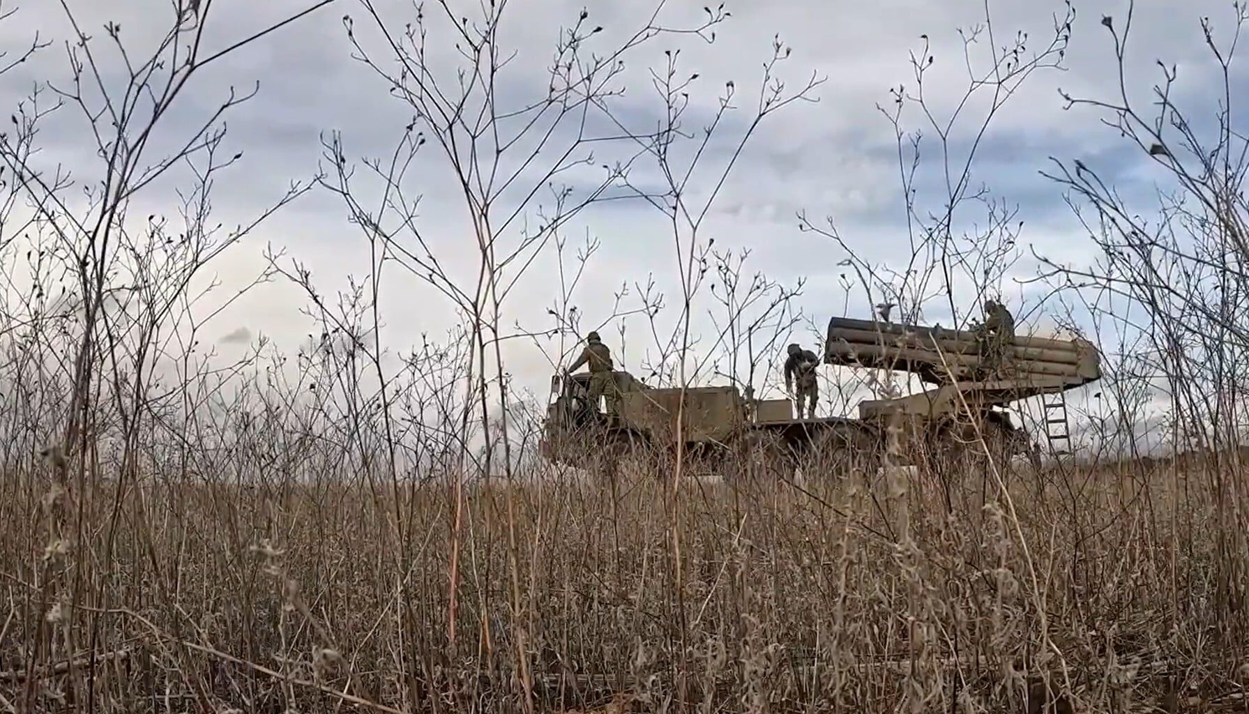 Sotilaiden varoitus: Etulinjan kaupunki on saarroksissa