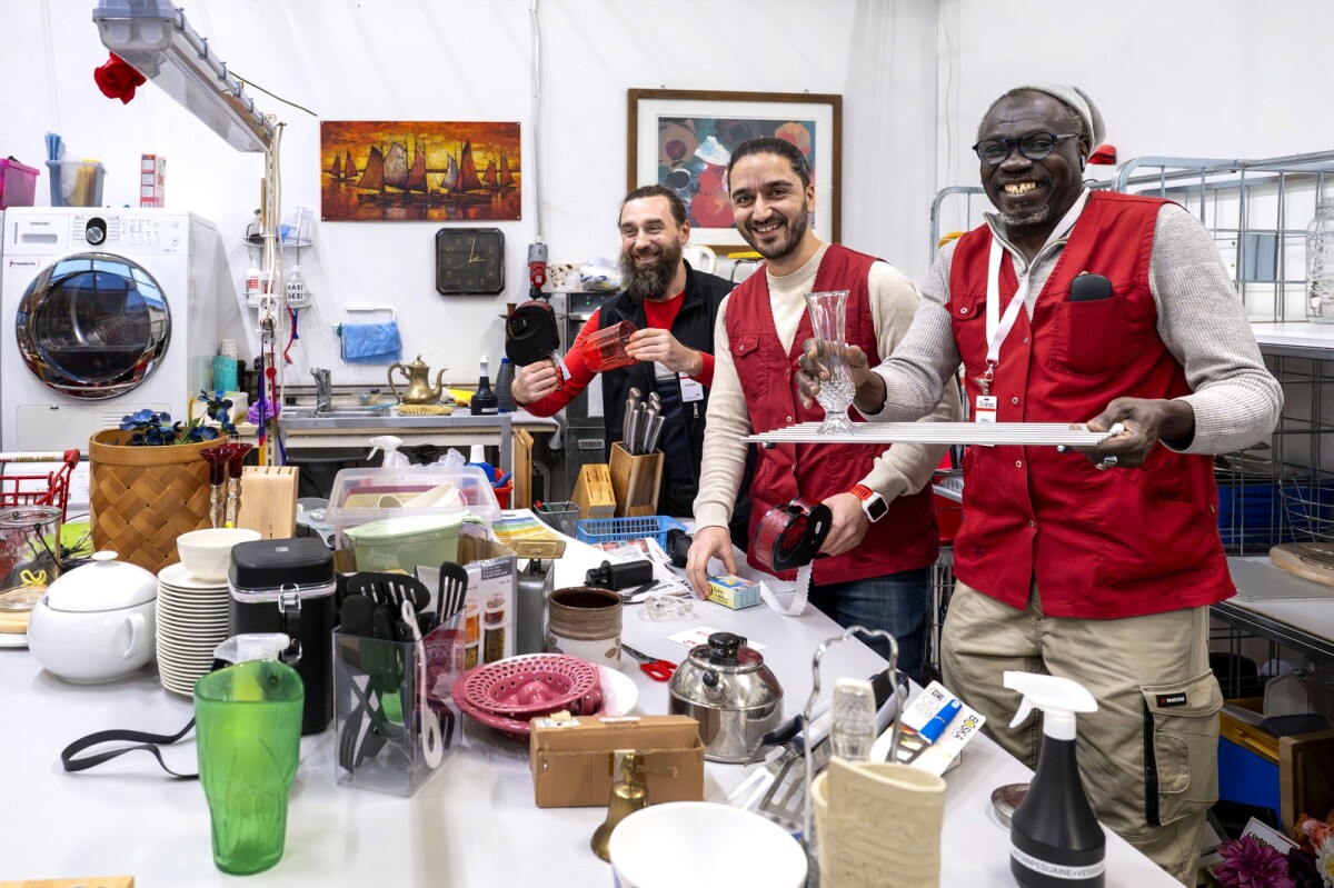 Reshop tukee ja työllistää – Kokkolassa parisataa maksavaa asiakasta päivässä