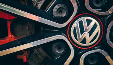 VW Tiguanin molemmat ajovaloumpiot halkesivat vuorollaan kaupanteon jälkeen – Lautakunta linjasi, kuka maksaa 2 000 euron korjaukset