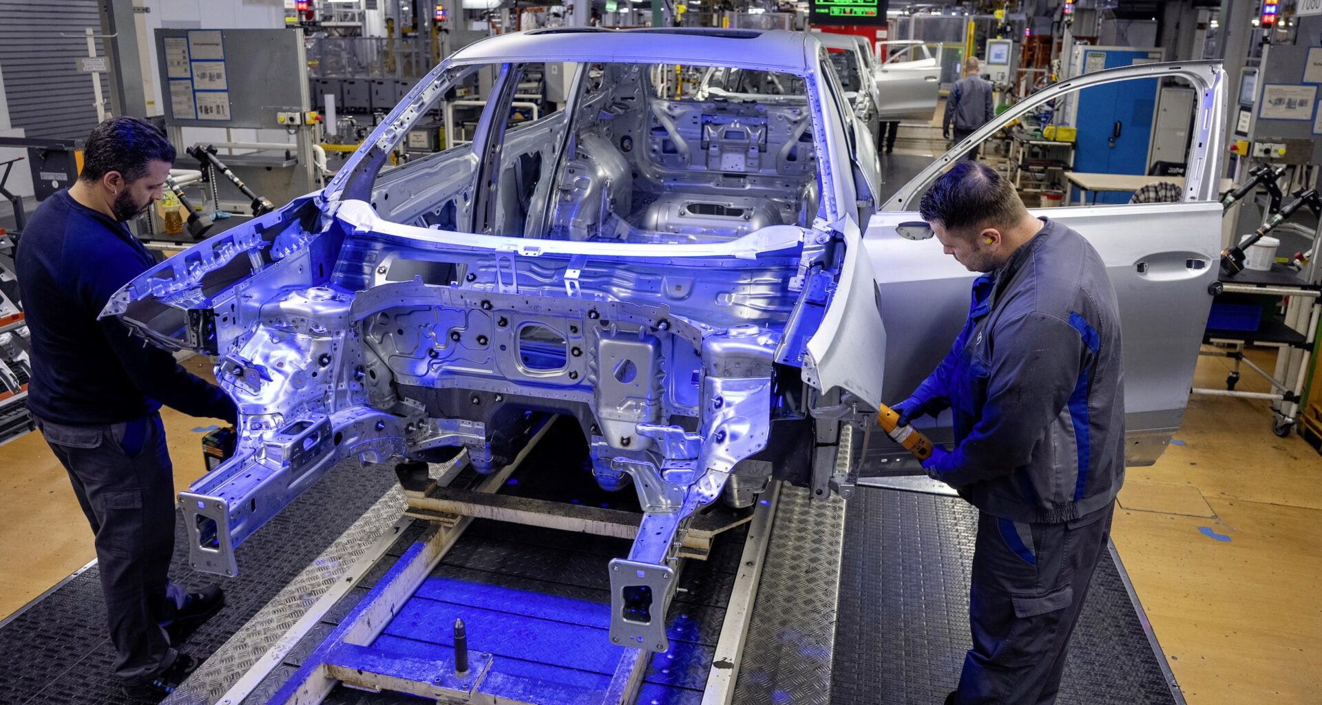 Saksan liittokansleri vaatii 2035 polttomoottorikiellon loiventamista