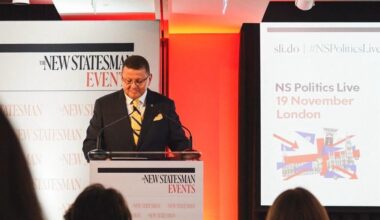 Entinen komentaja Valerii Zalužnyi palaamassa Ukrainaan