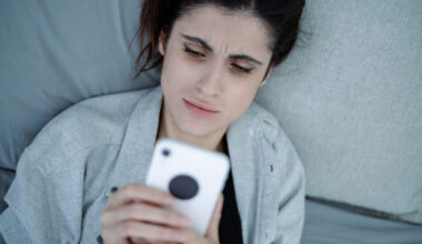 Irti kännykkäriippuvuudesta: helppo ja maksuton tehokeino