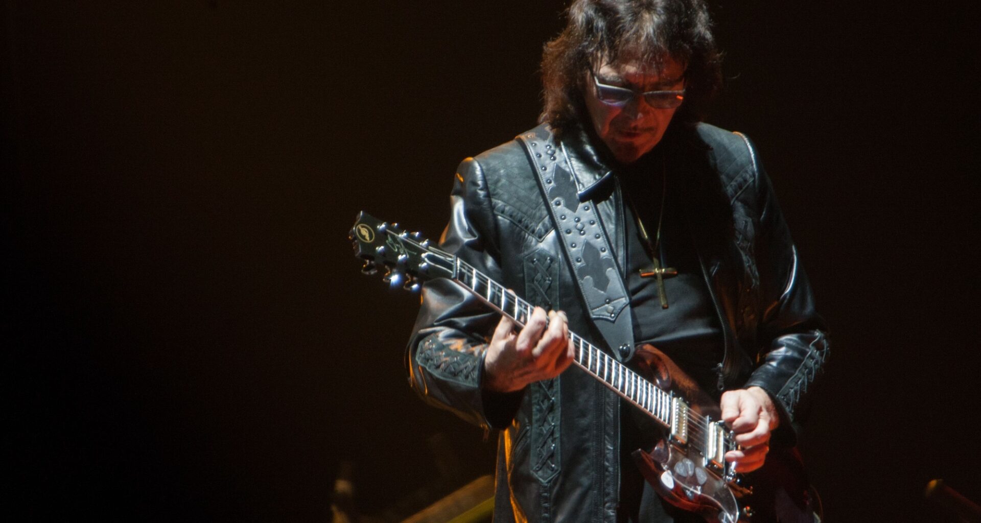 Kauan eläköön Tony Iommi – Black Sabbath -legendan elämäntyötä juhlistetaan dokkarisarjalla, katso avausosa