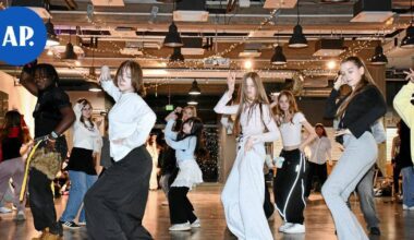 Katso videot | Hyvin­kää­läinen Saara Marti­kainen osaa noin 200 K-​pop-koreografiaa - Aamuposti