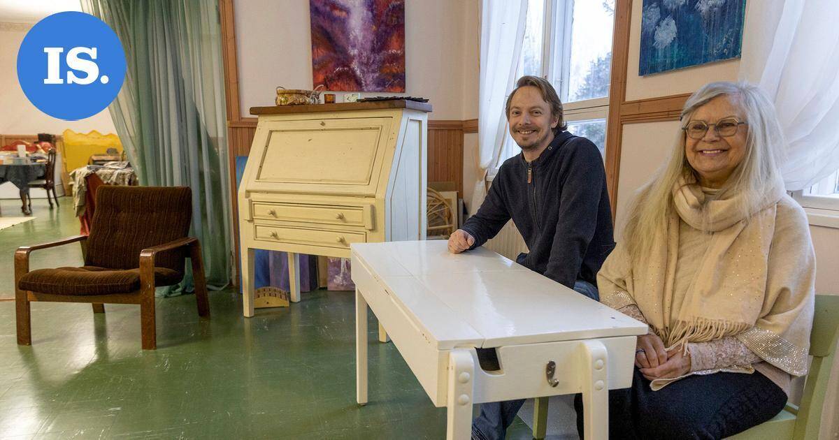 Katso kuvat | Taiteellisen äidin ja pojan unelmapaikka löytyi Kerimäeltä – Sara Sofia ja Otto-Mikael Tompuri ostivat Alakuonan vanhan koulun | Paikalliset
