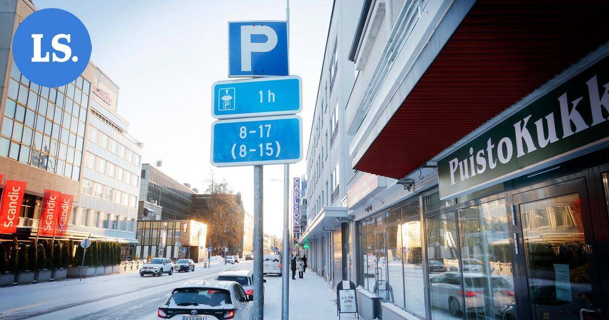 Mikkeli vastasi Mikonkadun kauppiaiden toiveeseen ja muutti sovelluspysäköinnin kiekkopaikoiksi | Paikalliset
