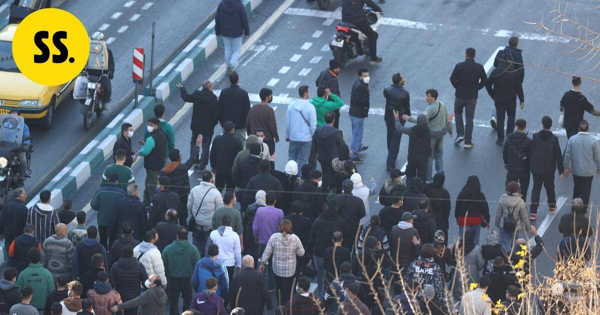 Internetin alasajosta huolimatta mielenosoitukset Iranissa jatkuvat | Uutissuomalainen