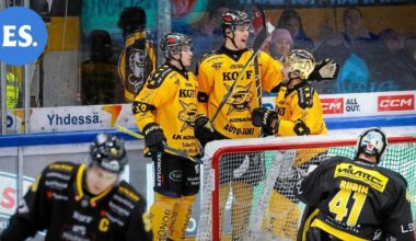 Hyökkääjää tuurannut Vertti Svensk kehui Tomi Karhusen voittoisaa esitystä: "Karhu pelasti pari kertaa" | Urheilu