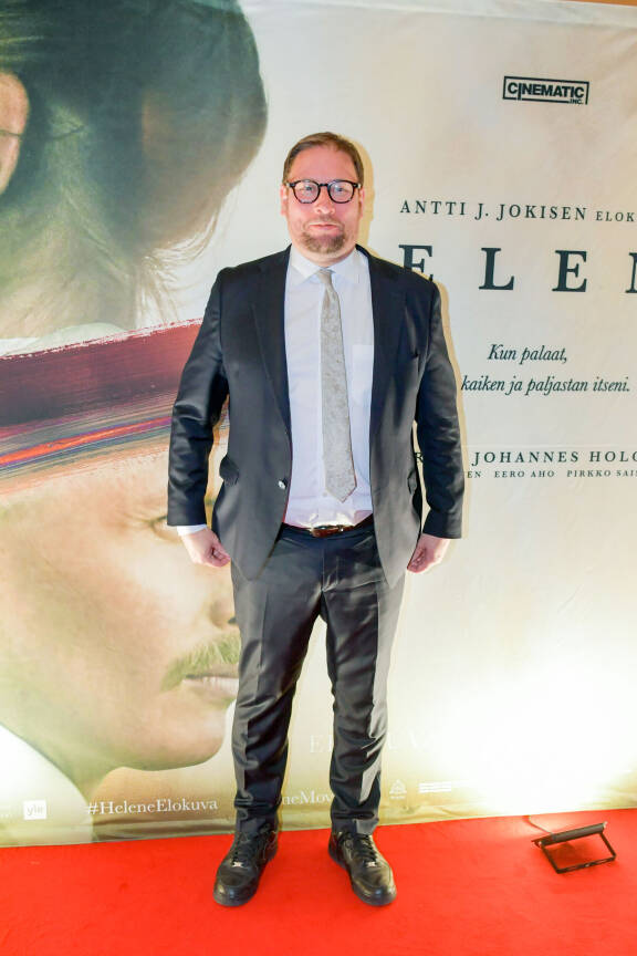 Paavo Arhinmäki tunnetaan todellisena urheilumiehenä. Hänen suosikkijalkapallojoukkueitaan ovat muun muassa Barcelona ja Chelsea.