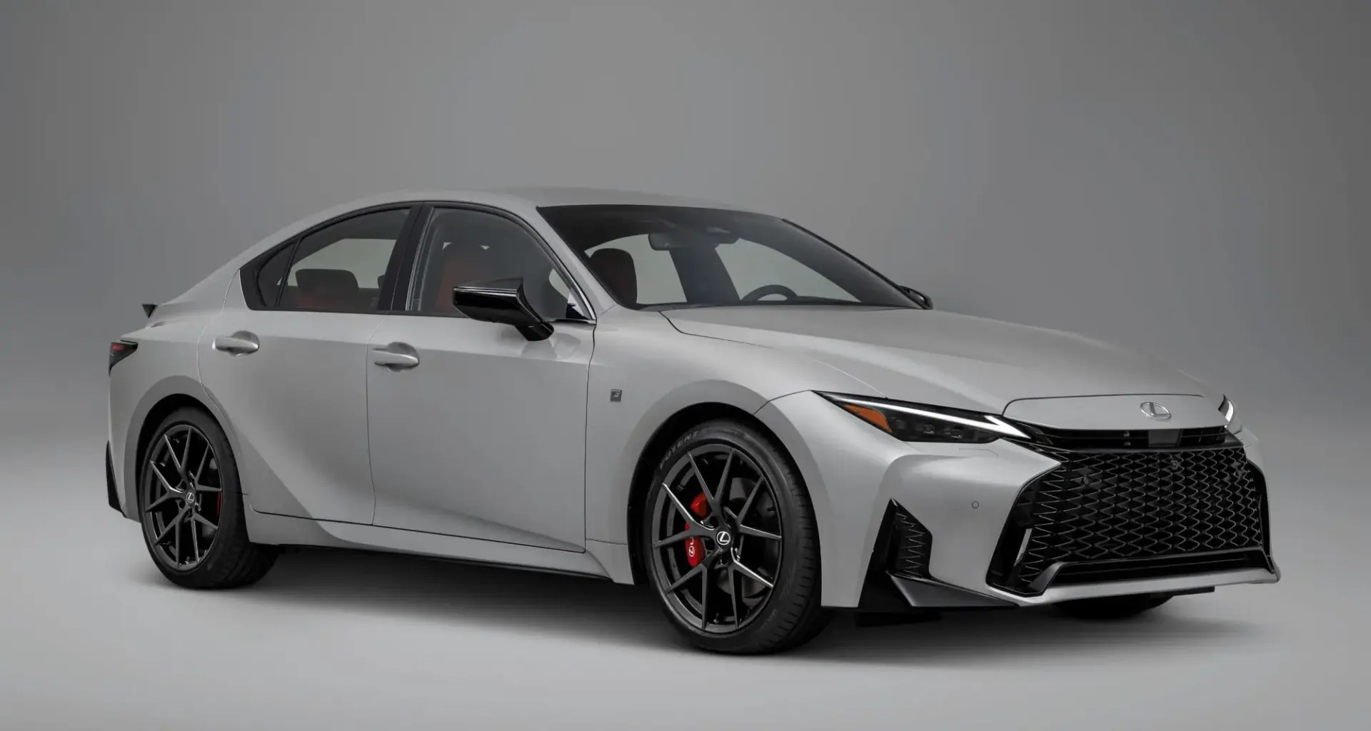 Lexus osti teini-ikää lähestyvälle IS:lle taas pari vuotta lisäaikaa