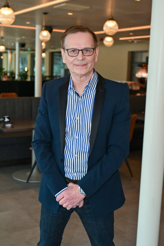 Kaken menestyskappale Kirje kotiin julkaistiin vuona 1979, ja siitä lähtien hän onkin viihdyttänyt suomalaisia hiteillään.