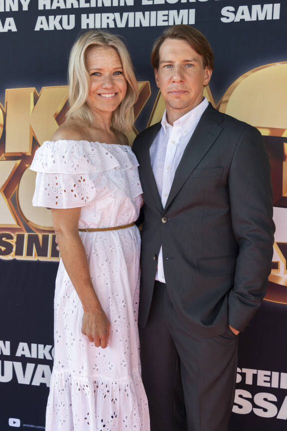 Arkistokuva. Sonja Kailassaari ja Aku Hirviniemi osallistuivat Luokkakokous 3 -elokuvan ensi-iltaan vuonna 2023.