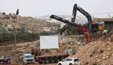 Israel aloitti palestiinalaisten asuttamien 25 rakennuksen purkamisen Länsirannalla | Uutisia lyhyesti