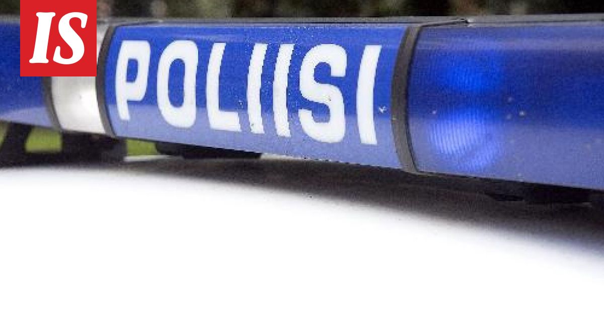 Poliisi otti kiinni limusiinilla liikkuneen kolmikon