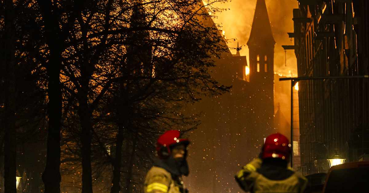 Hollannissa ammuttiin holtittomasti ilotulitteita, Amsterdamissa paloi vanha kirkko | Uutisia lyhyesti