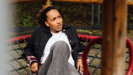 Ona Huczkowski esittää vastuuntuntoista Ameliaa.