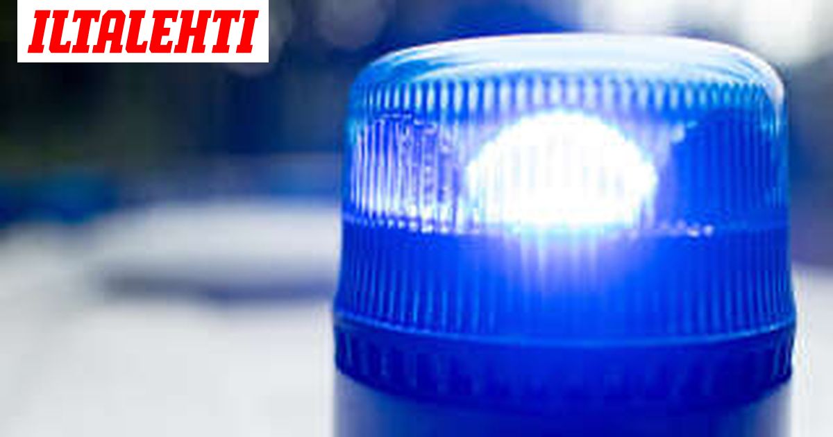 Nuoret ampuivat yöllä toisiaan raketeilla