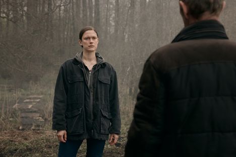 Synti-sarjassa vallitsee kylmänkalsea, uhkaava tunnelma.