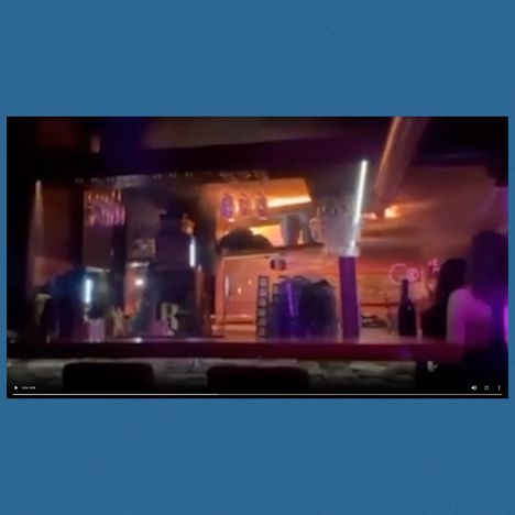 Tulipallo mahdollisesti syttyi kaksikerroksisen yökerhon alakerrassa sijaitsevan baarin läheisyydessä. Videon on alun perin julkaissut brittilehti The Guardian.