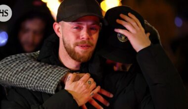 Silminnäkijät kertovat sädesuihkuista samppanjapulloissa ja kapeasta reitistä ulos