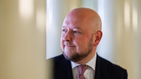 Sdp:n oikeampaa laitaa edustava kansanedustaja Joona Räsänen toivoo hallituksen vielä pohtivan yhteisöveron kahden prosenttiyksikön alennusta. Hänen mukaansa veroalennukseen ei ole varaa.