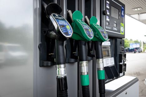 Venezuelan kriisi voi näkyä polttonesteiden hinnoissa Suomessa.