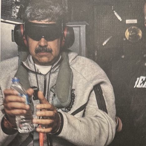 Yhdysvaltain presidentti Donalt Trump julkaisi Truth Social -tilillään kuvan Venezuelan presidentti Nicolás Madurosta. Hänet kuljetetaan lauantain aikana New Yorkiin.