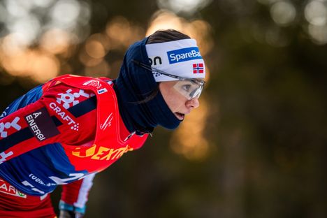Norjan Heidi Weng on perinteisesti melkoinen peto Alpe Cermisin rinteellä.