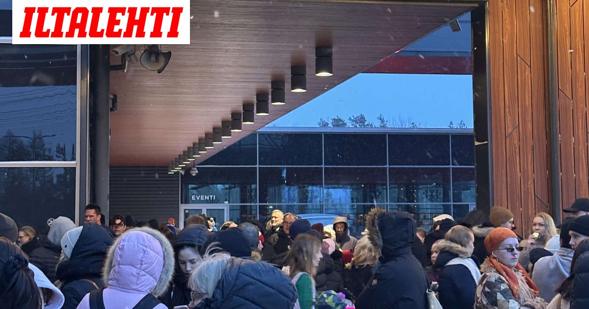 Kauppakeskus Jumbo evakuoitiin