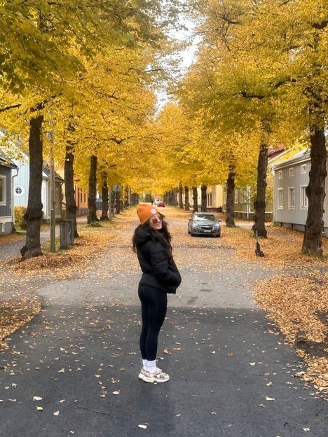 Aisha on kotoisin miljoonakaupunki Brisbanen liepeiltä sijaitsevalta maaseudulta. Tampereessa Aishaa viehättävät lyhyet välimatkat ja asuinalueen rauhallisuus. ”Ihmisiä ei ole liikaa ja luonto on vain kulman takana.”