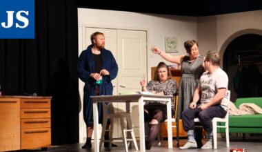 Puhutteleva ja koskettava Tarpeettomia ihmisiä uudelleenhiottuna – Viime keväänä näytökset loppuunmyynyt näytelmä nähdään jälleen Nysällä