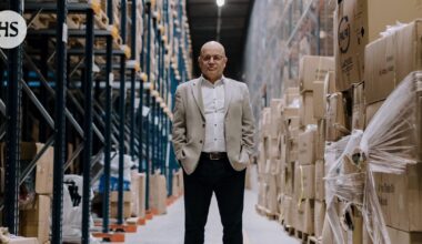 Mohamad Darwichille jäi itärajalla käsiin 33 000 matkalaukkua, joita hän aikoo myydä nyt helsinkiläisille