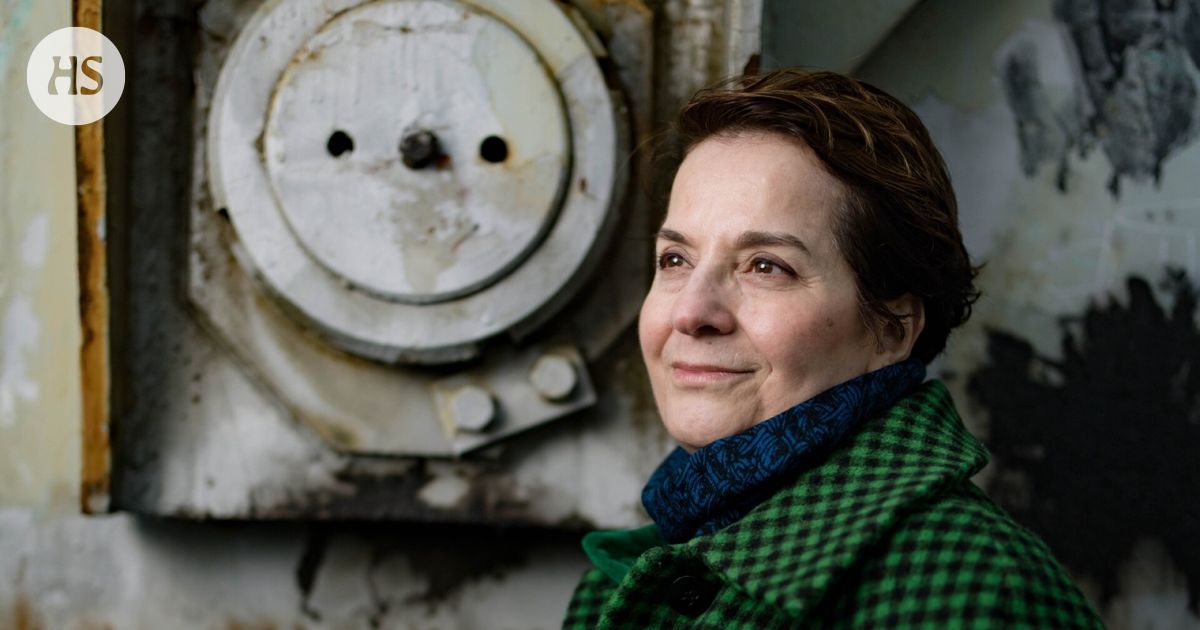 Melek Mazici herättää Hietalahden nosturit eloon