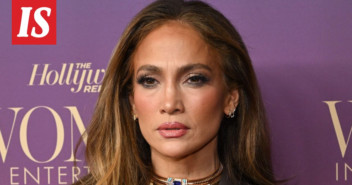 Jennifer Lopezin paljastavat asut kirvoittivat kysymyksen – löi vihaajilleen luun kurkkuun lavalla