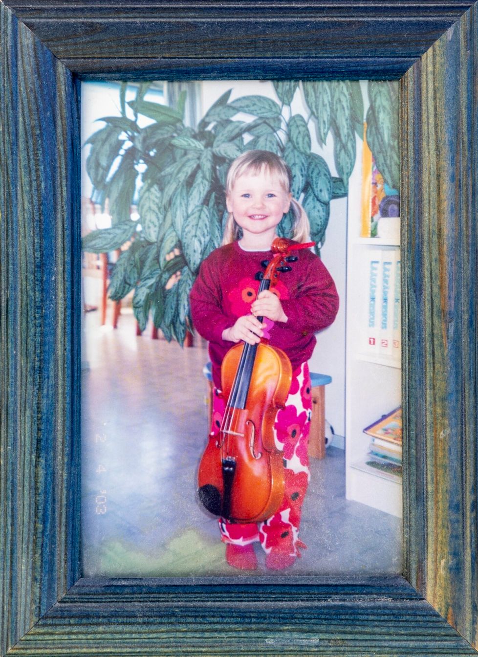 Marika kuvattuna ennen autokolaria.