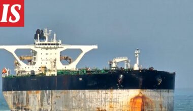 USA jahtaa öljytankkeria Atlantilla – Venäjä lähetti sukellusveneen