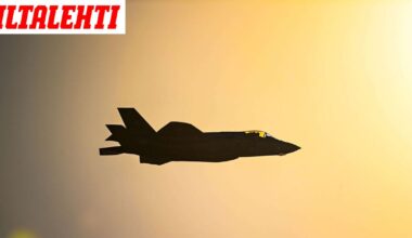 Hävittäjäfarssissa uusi käänne