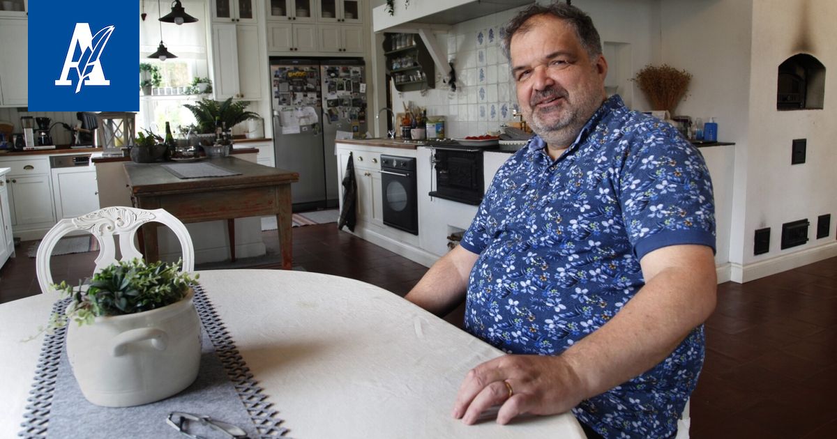 Sastamalalaista Kari Rajainmäkeä uhkaa työttömyys, jos verottajan linjaus pitää