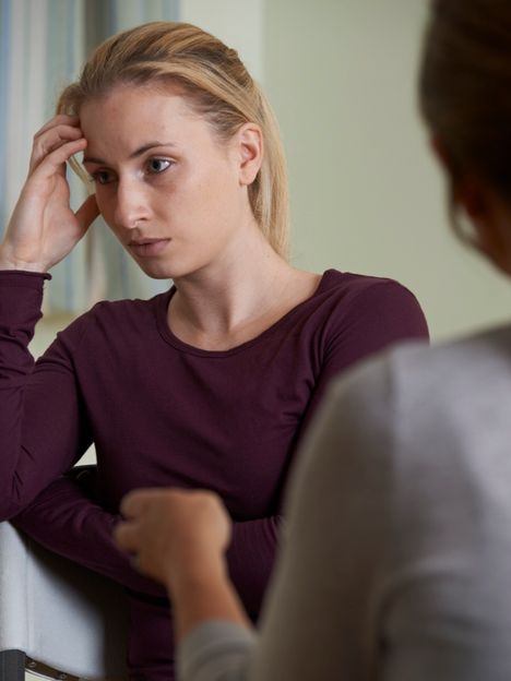 Voimakas ulkopuolisuuden kokemus on yksi usein huolestuttava merkki.