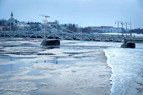 Kokemäenjoen veden nousua Porissa tammikuussa 2018.
