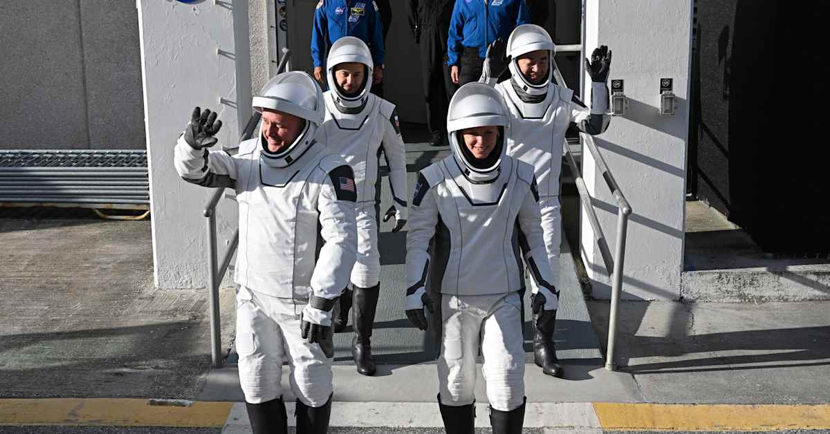 Nasa harkitsee vetävänsä miehistönsä aikaisin pois kansain­väliseltä avaruusasemalta | Uutisia lyhyesti