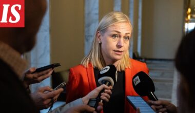 Suora lähetys: Mitä Elina Valtonen sanoo Grönlannista ja turvatakuista?